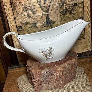 Arita Fukagawa Vintage White Ceramic Gravy Boat with Bamboo Design EVC